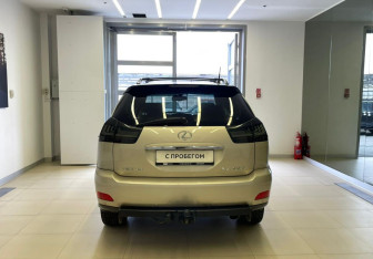 Подержанный автомобиль Lexus RX 2004 года (5 фото)