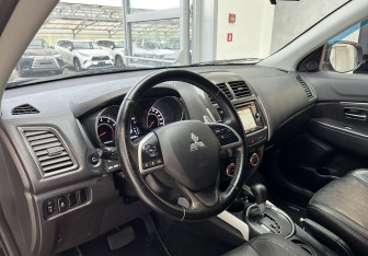 Подержанный автомобиль Mitsubishi ASX 2013 года (7 фото)