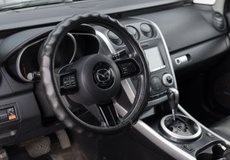 Подержанный автомобиль Mazda CX-7 2008 года (11 фото)