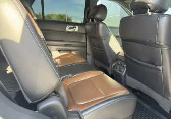 Подержанный автомобиль Ford Explorer 2012 года (17 фото)