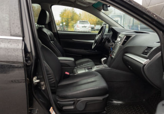 Подержанный автомобиль Subaru Legacy Sedan 2011 года (20 фото)