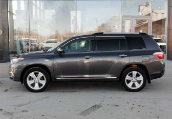 Подержанный автомобиль Toyota Highlander 2011 года (8 фото)