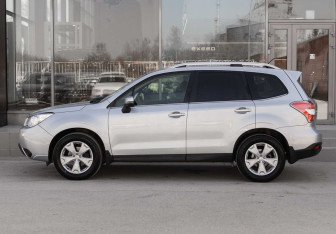 Подержанный автомобиль Subaru Forester Suv 2013 года (8 фото)