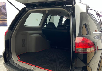 Подержанный автомобиль Mitsubishi Pajero Sport 2014 года (7 фото)