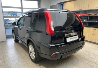 Подержанный автомобиль Nissan X-Trail 2013 года (6 фото)