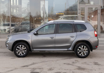 Подержанный автомобиль Nissan Terrano 2016 года (8 фото)