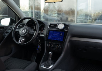Подержанный автомобиль Volkswagen Gol 2011 года (10 фото)