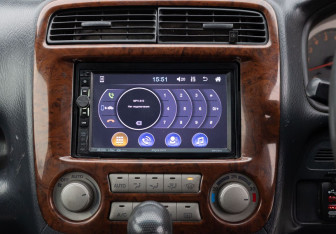 Подержанный автомобиль Honda Stream 2001 года (13 фото)