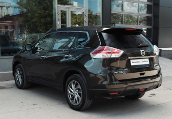Подержанный автомобиль Nissan X-Trail 2018 года (7 фото)