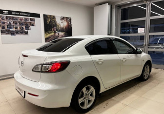Подержанный автомобиль Mazda 3 Sedan 2012 года (4 фото)