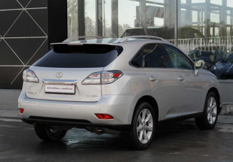 Подержанный автомобиль Lexus RX 2009 года (5 фото)