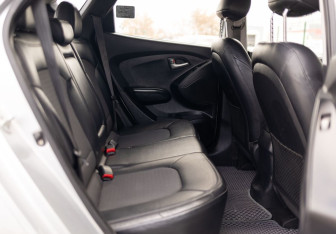 Подержанный автомобиль Hyundai Tucson 2010 года (18 фото)