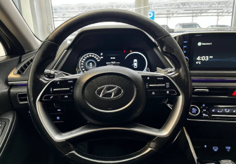 Подержанный автомобиль Hyundai Sonata 2021 года (11 фото)