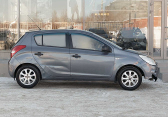 Подержанный автомобиль Hyundai i20 2010 года (4 фото)