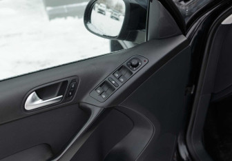Подержанный автомобиль Volkswagen Tiguan 2012 года (15 фото)