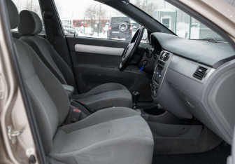 Подержанный автомобиль Chevrolet Lacetti Sedan 2008 года (19 фото)