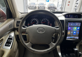 Подержанный автомобиль Toyota Land Cruiser Prado 2007 года (9 фото)