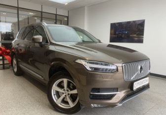 Подержанный автомобиль Volvo XC90 2017 года (3 фото)