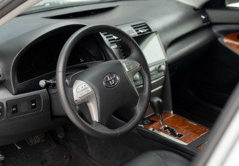 Подержанный автомобиль Toyota Camry Sedan 2007 года (11 фото)