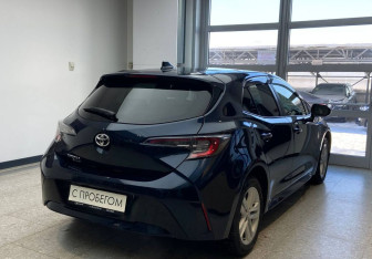 Подержанный автомобиль Toyota Corolla Hatchback 2020 года (5 фото)