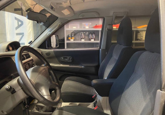 Подержанный автомобиль Mitsubishi Pajero Sport 2006 года (9 фото)