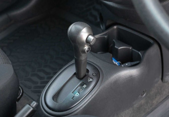 Подержанный автомобиль Nissan March Hatchback 2012 года (14 фото)