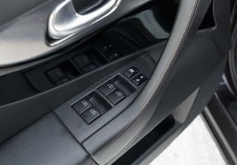 Подержанный автомобиль Infiniti FX 2010 года (17 фото)