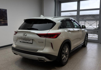 Подержанный автомобиль Infiniti QX50 2021 года (5 фото)