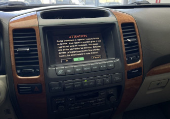 Подержанный автомобиль Lexus GX 2004 года (12 фото)