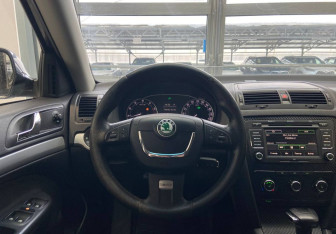 Подержанный автомобиль Skoda Octavia Liftback 2012 года (10 фото)