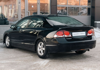 Подержанный автомобиль Honda Civic Sedan 2009 года (7 фото)