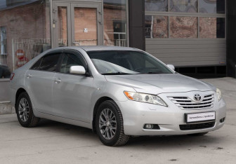 Подержанный автомобиль Toyota Camry Sedan 2007 года (3 фото)