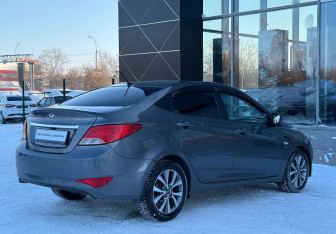 Подержанный автомобиль Hyundai Solaris Sedan 2014 года (5 фото)