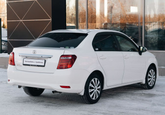 Подержанный автомобиль Toyota Corolla Sedan 2015 года (5 фото)