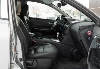 Подержанный автомобиль Nissan Qashqai 2009 года (19 фото)