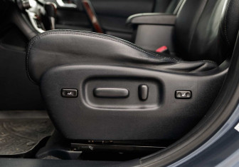 Подержанный автомобиль Toyota Highlander 2011 года (19 фото)