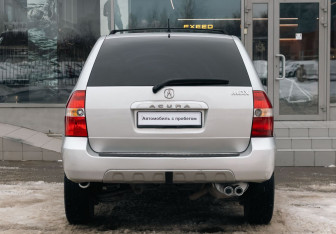 Подержанный автомобиль Acura MDX 2001 года (6 фото)