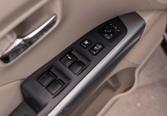 Подержанный автомобиль Mitsubishi Outlander 2008 года (16 фото)