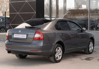 Подержанный автомобиль Skoda Octavia Liftback 2012 года (5 фото)