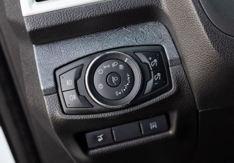 Подержанный автомобиль Ford Explorer 2014 года (18 фото)