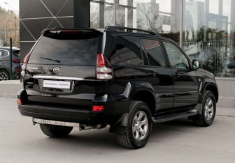 Подержанный автомобиль Toyota Land Cruiser Prado 2008 года (5 фото)