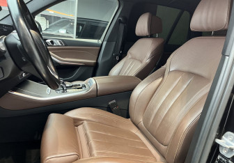 Подержанный автомобиль BMW X5 2019 года (9 фото)