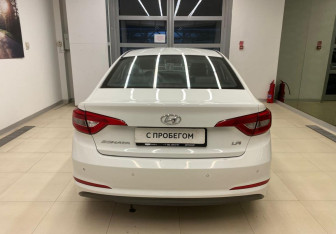 Подержанный автомобиль Hyundai Sonata 2017 года (6 фото)