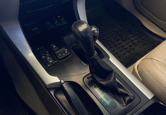 Подержанный автомобиль Toyota Land Cruiser Prado 2007 года (13 фото)