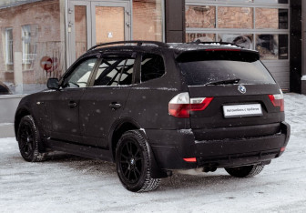 Подержанный автомобиль BMW X3 2007 года (7 фото)