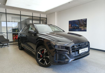 Подержанный автомобиль Audi Q8 2019 года (3 фото)