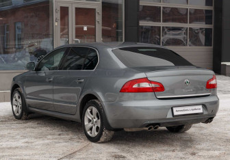 Подержанный автомобиль Skoda Superb Wagon 2012 года (7 фото)