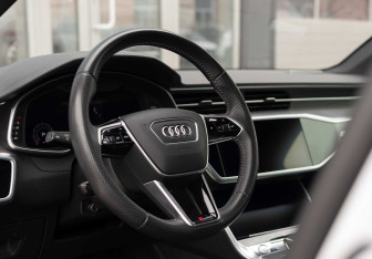 Подержанный автомобиль Audi A6 Sedan 2020 года (12 фото)