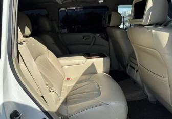Подержанный автомобиль Infiniti QX56 2012 года (22 фото)