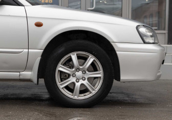 Подержанный автомобиль Subaru Legacy Wagon 2001 года (9 фото)